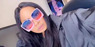 Nina Ivy glows in black out as her birthday is approaching (photo)