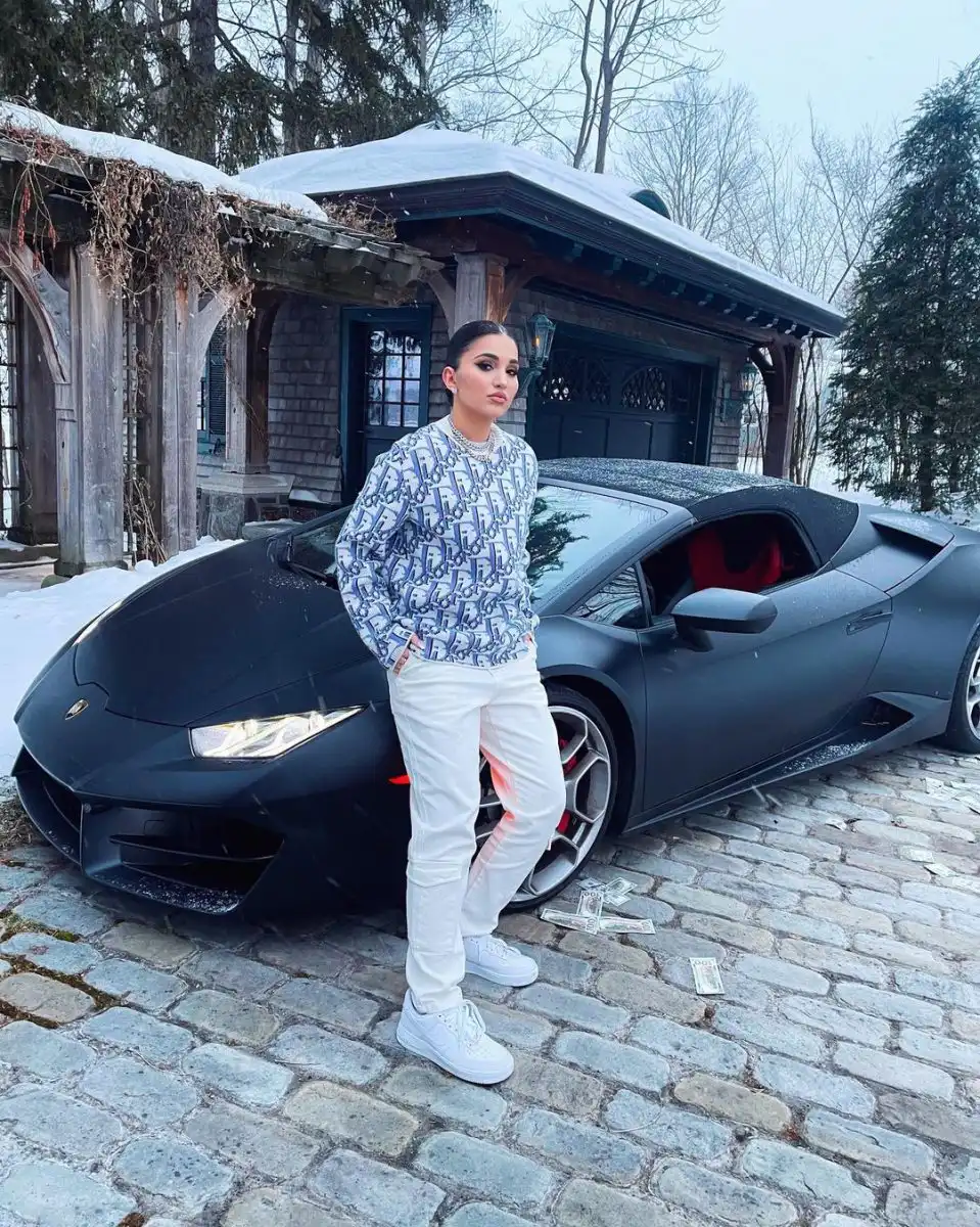 Enisa Nikaj Net Worth, Biography, and Music Career (2021)