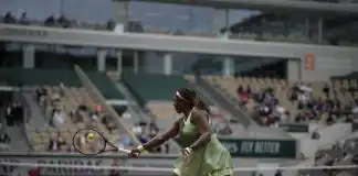 Serena Williams Emphatically Defeats Collins, 6-4, 6-4 to reach 4th round of French Open (Video)