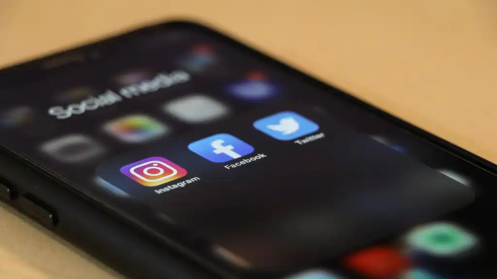 Top Best Smartphones for Students (2021)