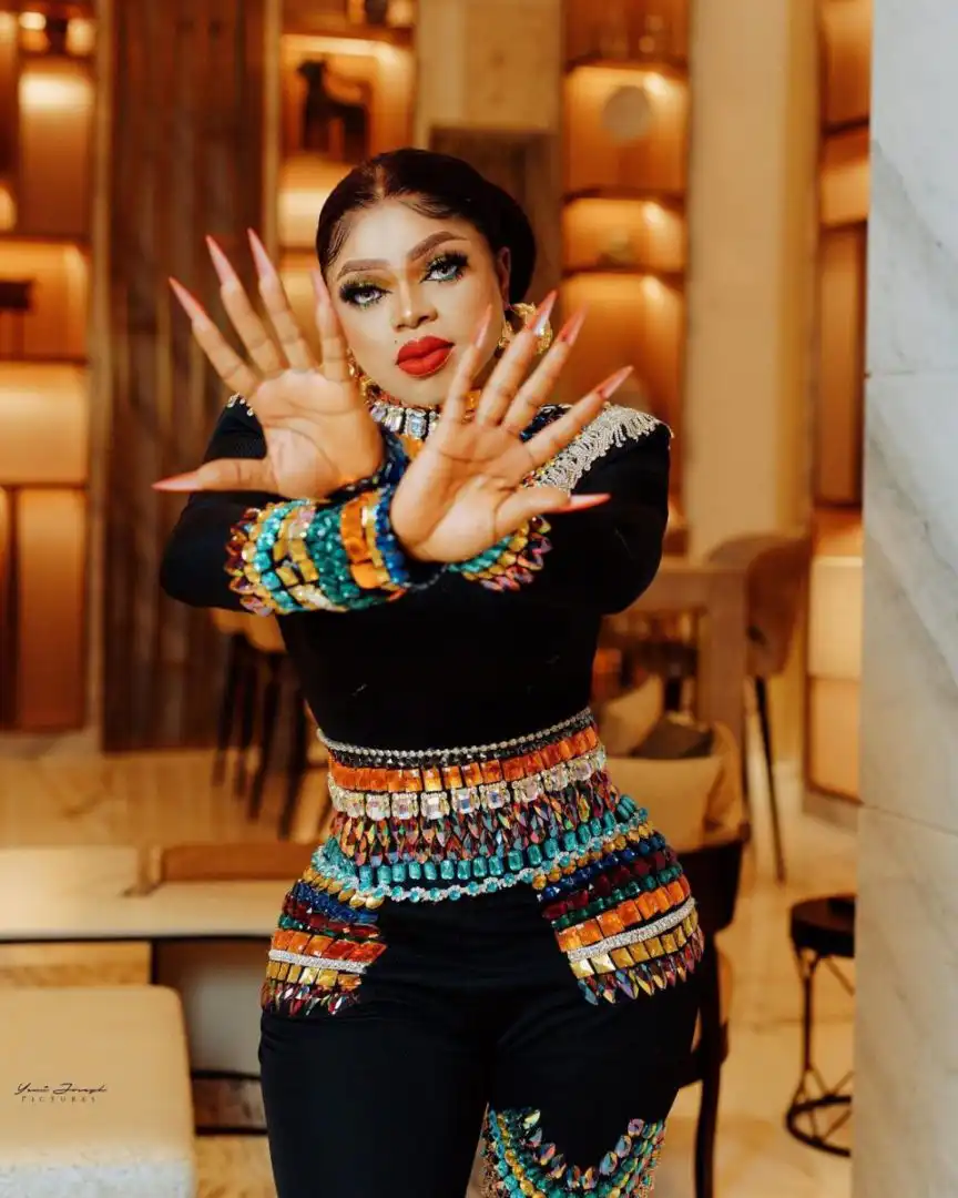 Actress, Eniola Badmus makes it rain cash on Bobrisky at his 30th birthday party (Video)