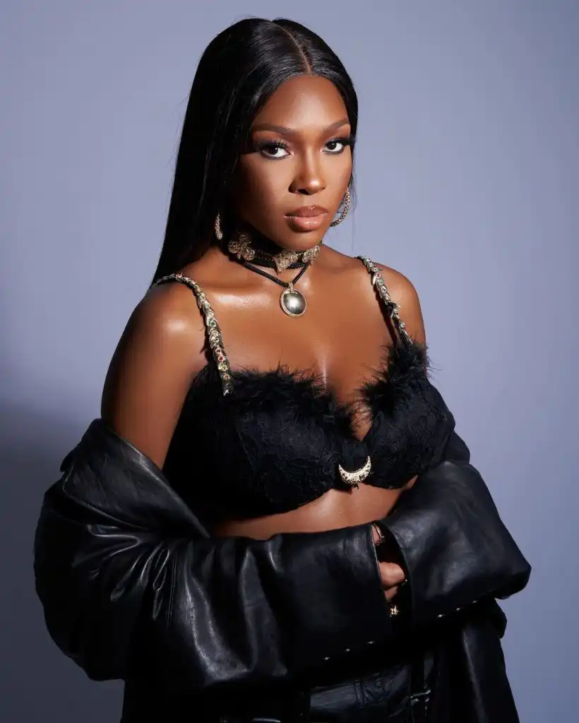 Victoria Adeleye (Veeiye) Biography, Age, Parents, Songs, Boyfriend, Movie, Wikipedia, Net Worth, and Career