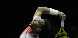 Auger-Aliassime beats top-seeded Tsitsipas, 6-4, 6-2 to win 1st title Auger-Aliassime beats top-seeded Tsitsipas to win 1st title