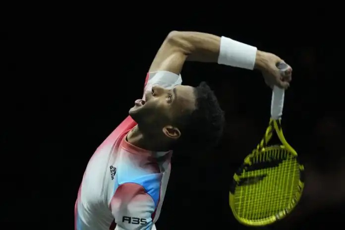 1000 (45) Auger-Aliassime beats top-seeded Tsitsipas to win 1st title