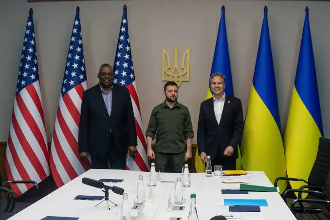 US secretary of State Anthony Blinken and Defence chief Lloyd Austin meet with President Zelenskyy in Ukraine (photos)