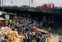 Lagos demolishes shops, other structures under Apongbon Bridge after Sanwo-Olu’s ultimatum