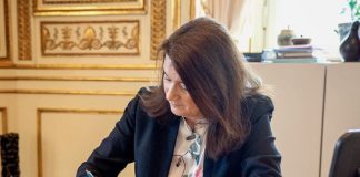 Sweden officially signs NATO membership application