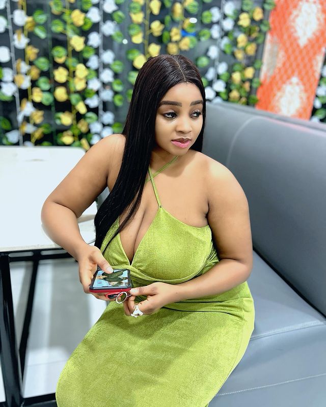 Peju Johnson Biography, Age, Movies, Net Worth, and Career (2022) Peju Johnson Biography, Age, Movies, Net Worth, and Career (2022)