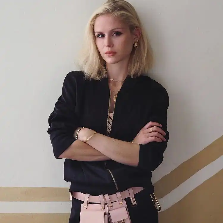 Erin Moriarty Biography, Age, Income, Boyfriend, Net Worth, and Career 