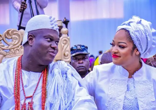 Ooni of Ife’s estarnged wife, Naomi hints on domestic abuse in her marriage, sister reacts