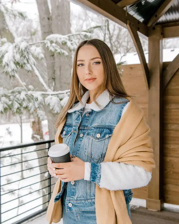 Hailie Mathers Biography, Age, Boyfriend, Income, Salary, Net Worth, and Career