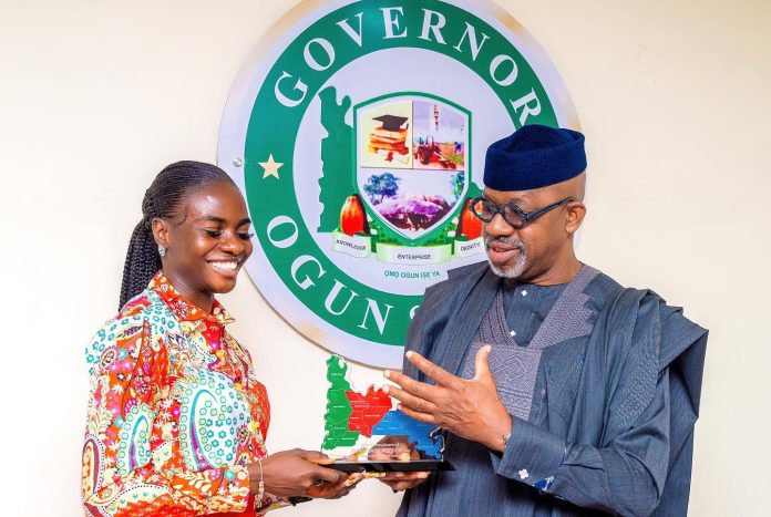 Ogun state government gifts Tobi Amusan N5m and a house Ogun state government gifts Tobi Amusan N5m and a house