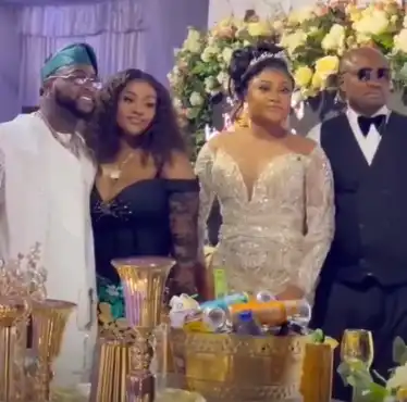 Video of Davido snatching cup of drink