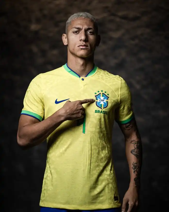 I wants to copy Ronaldinho, buy an island with many women – Richarlison