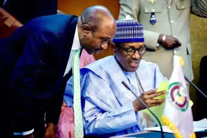 Nigerians Attack Buhari Following CBN Gov., Godwin Emefiele’s Worrying Revelation