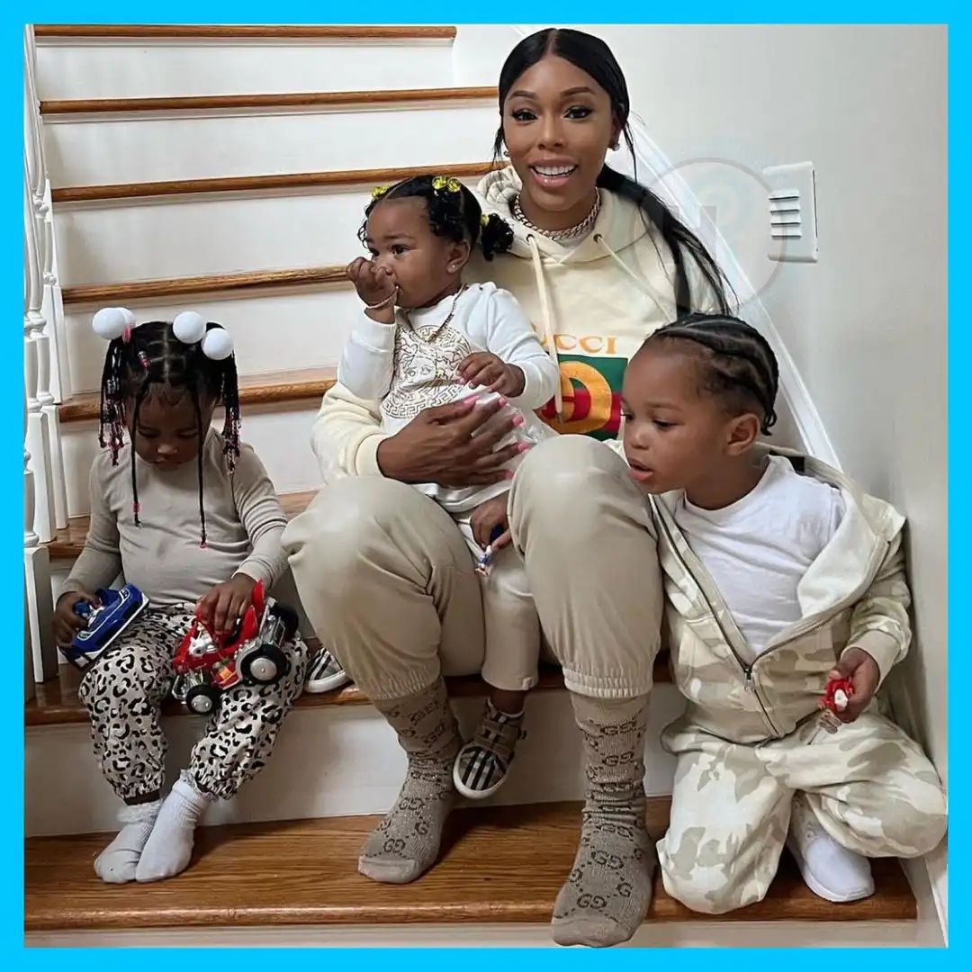 Mother of 3, Bambi Richardson shows off her flat stomach & sculpted abs (Photos)