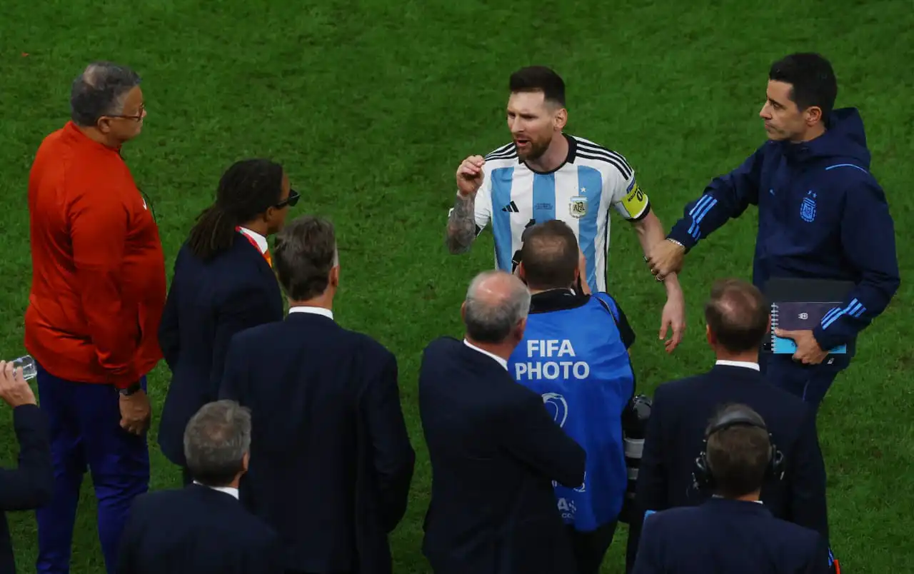 "I was angry because Van Gaal disrespected me" - Messi