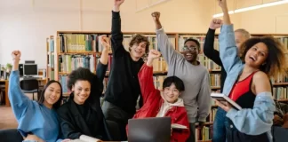 The Oxford Visiting Scholars Program is currently accepting applications for fully funded fellowships The Oxford Visiting Scholars Program is currently accepting applications for fully funded fellowships.