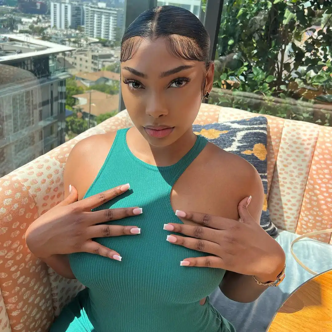 Sophia Egbueje Biography, Age, Parent, Boyfriends, Snapchat, Family, Sister, Net Worth, and Career