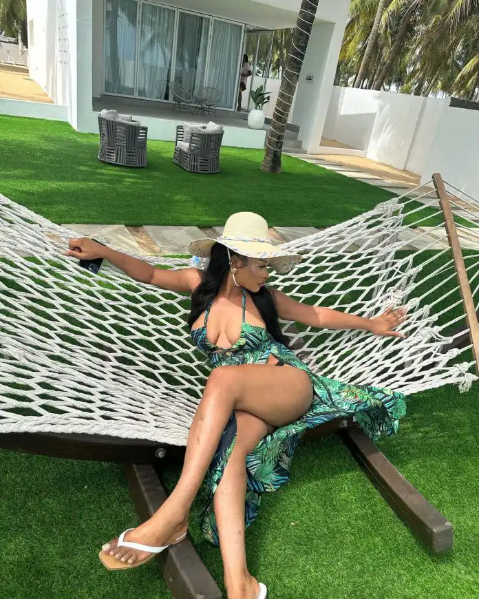 Nini, Allysn Audu, And Others React As BBN S7 Winner, Phyna Otabor Flaunts her Bare Chest in New Attractive Photos