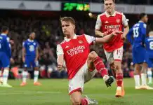 Arsenal outclass sorry Chelsea to return to top