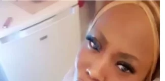 Moment European Lady Show off Huge Kpekus While In Bedroom (Video)