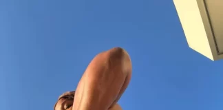 Lizzo says as she bares bum