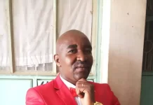 Apostle Ken has turned into a social media sensation after a video of him having sex with gospel singer Roseline– His performance has disappointed men