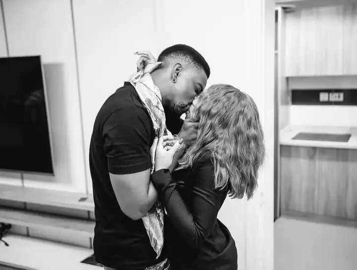 It’s doing me like I should post her picture – Toyin Abraham threatens as Olumide Oworu hides lover’s face