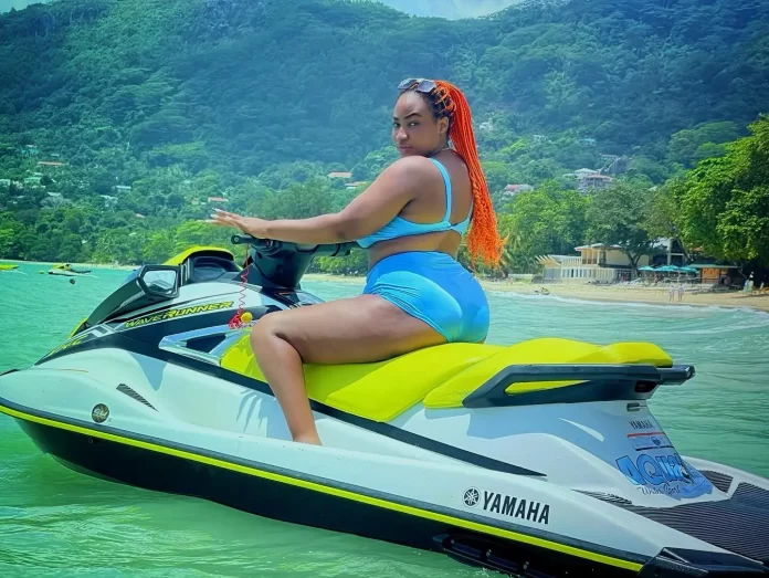 divagold My Curvy Body’ – Aluko Gold