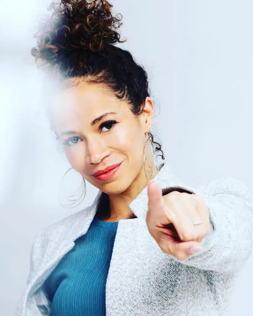 Sherri Saum Biography, Age, Twins, Husband, Spouse, Height, Movies, TV Shows, Gossip Girl, Parents, Income, Salary, Net Worth, and Career