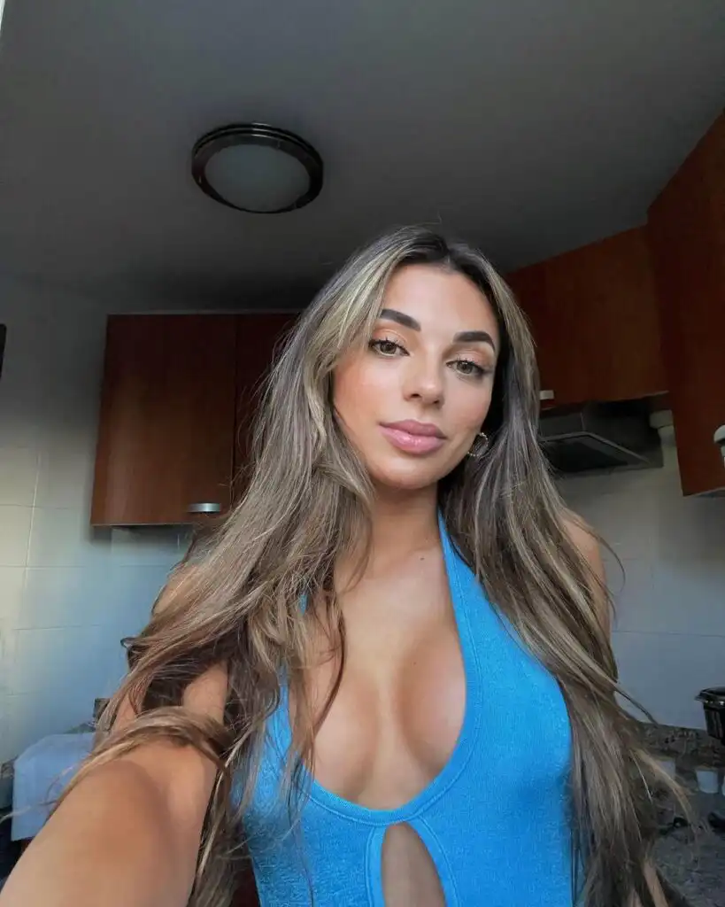 Georgia Hassarati Biography, Age, Height, Boyfriend, Shows, Wiki, Sister, Ethnicity, Family, Net Worth, and Career