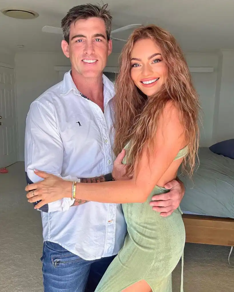 Emily Skye Biography, Age, Diet, Boyfriend, Recipes, Husband, Reviews, Old Program, New House, Protein Powder, Income, Salary, Net Worth, and Career