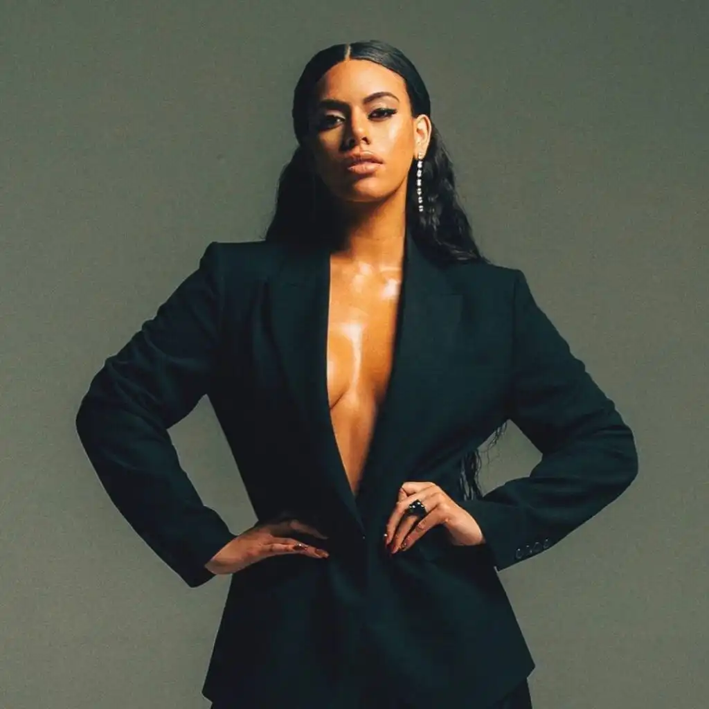 Dinah Jane Biography, Age, Songs, Movies, Parents, Siblings, Married, House, Instagram, News, Net Worth, and Career 2 Dinah Jane Biography, Age, Songs, Movies, Parents, Siblings, Married, House, Instagram, News, Net Worth, and Career