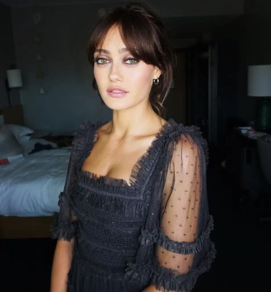 Ella Purnell Biography, Age, Eye Color, Interview, Boyfriend, Height, Movies, TV Shows, Net Worth, and Career