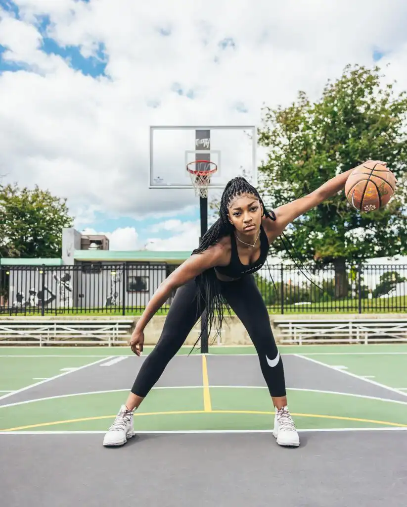 Angel Reese Biography, Age, Brother, Parents, Boyfriend, Selfie, Height, Team, Stats, Net Worth, and  Career
