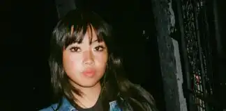 Beabadoobee Biography, Age, Parents, Height, Songs, Boyfriend, Merch, Instagram, Tour, House, Net Worth, and Career