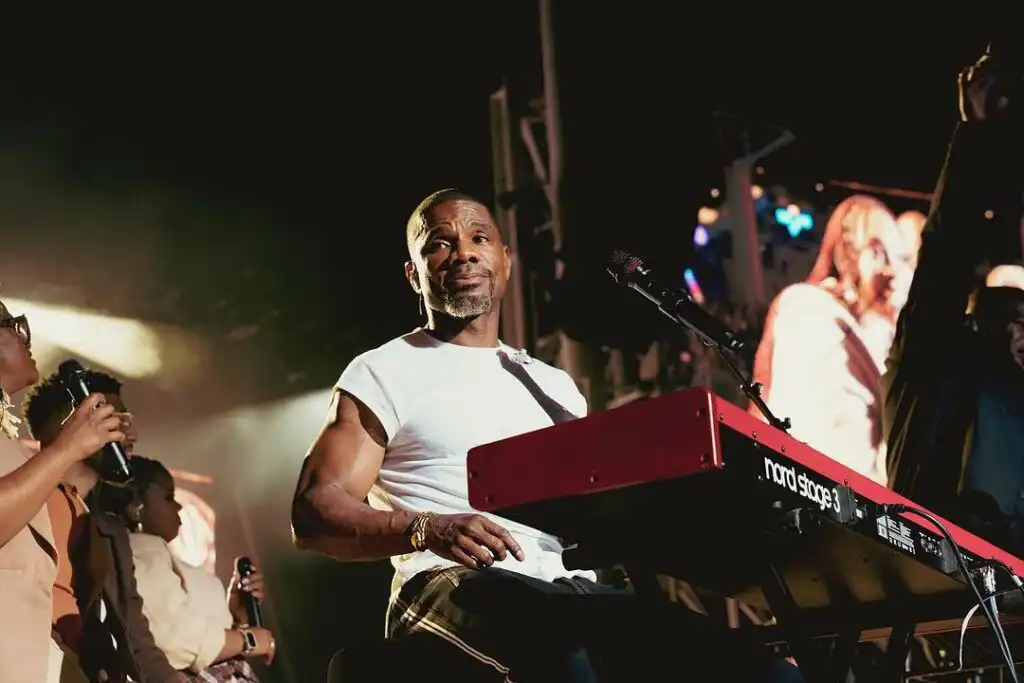 Kirk Franklin Biography, Age, Songs, Albums, Wife, Children, House, Net Worth, and Career