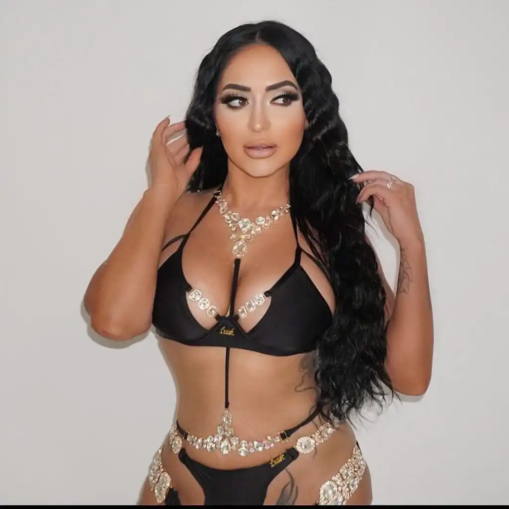 Angelina Pivarnick Biography, Age, Instagram, Parents, Engaged, Boyfriend, Husband, Children, Height, Mom, Father, Zodiac, Net Worth, and Career