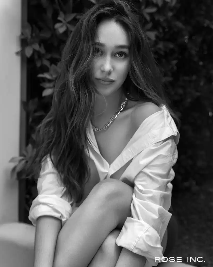 Alycia Debnam-Carey Biography, Age, Parents, Height, Partner, Relationships, Movies, TV Shows, Instagram, Net Worth, and Career