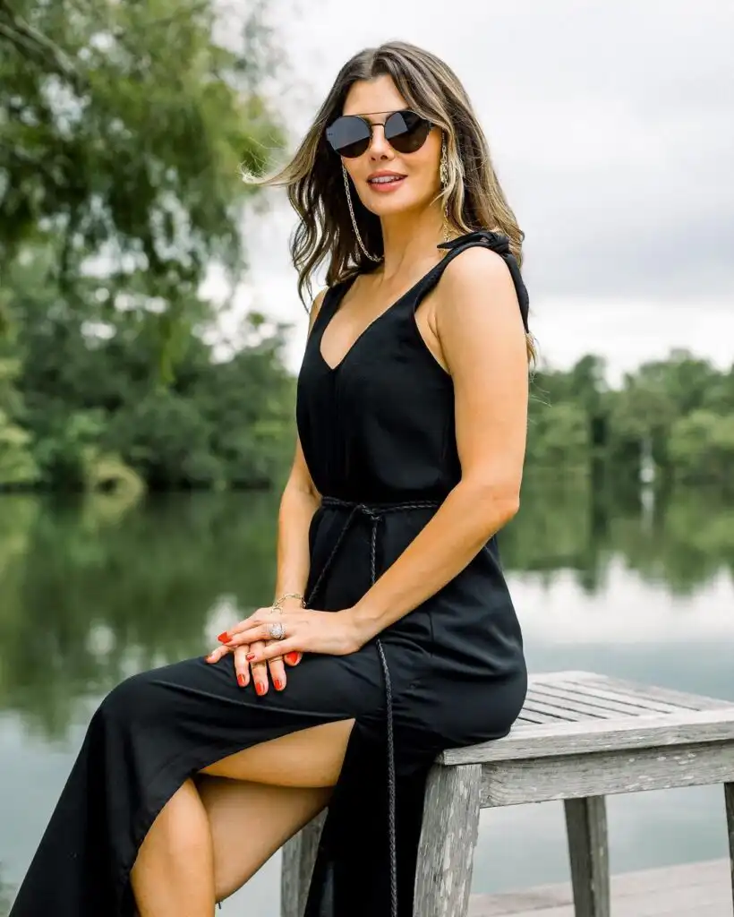 Ali Landry Biography, Age, Husband, Children, Movies, TV Shows, Books, House, Cars, Net Worth, and Career