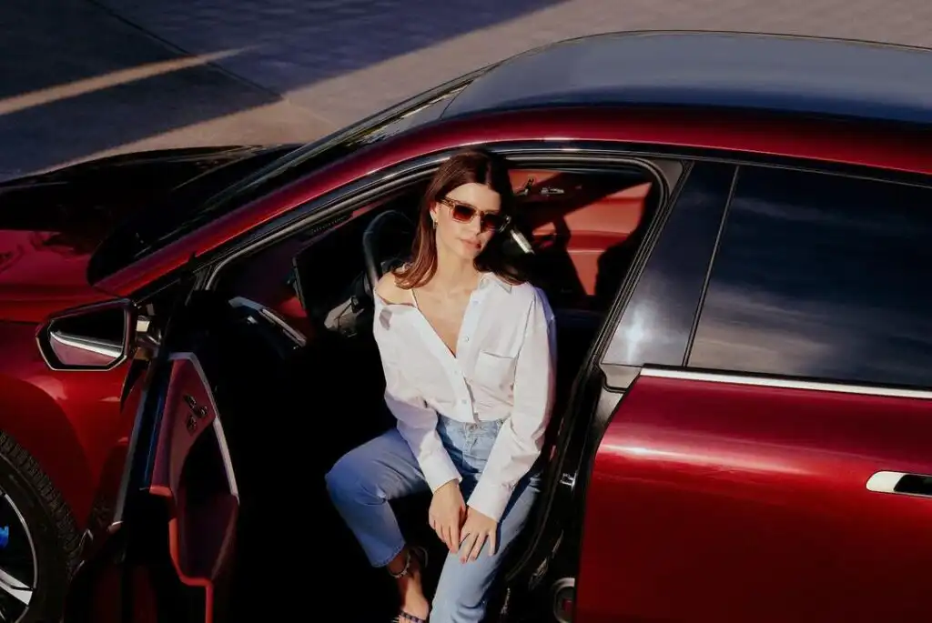 Beren Saat Biography, Age, Husband, Height, Movies, Net Worth, and Career