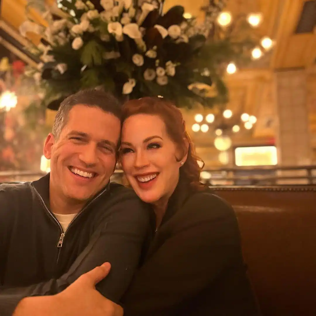 Molly Ringwald Biography, Age, Children, Husband, Movies, TV Shows, News, Videos, Net Worth, and Career