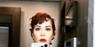 Molly Ringwald Biography, Age, Children, Husband, Movies, TV Shows, News, Videos, Net Worth, and Career