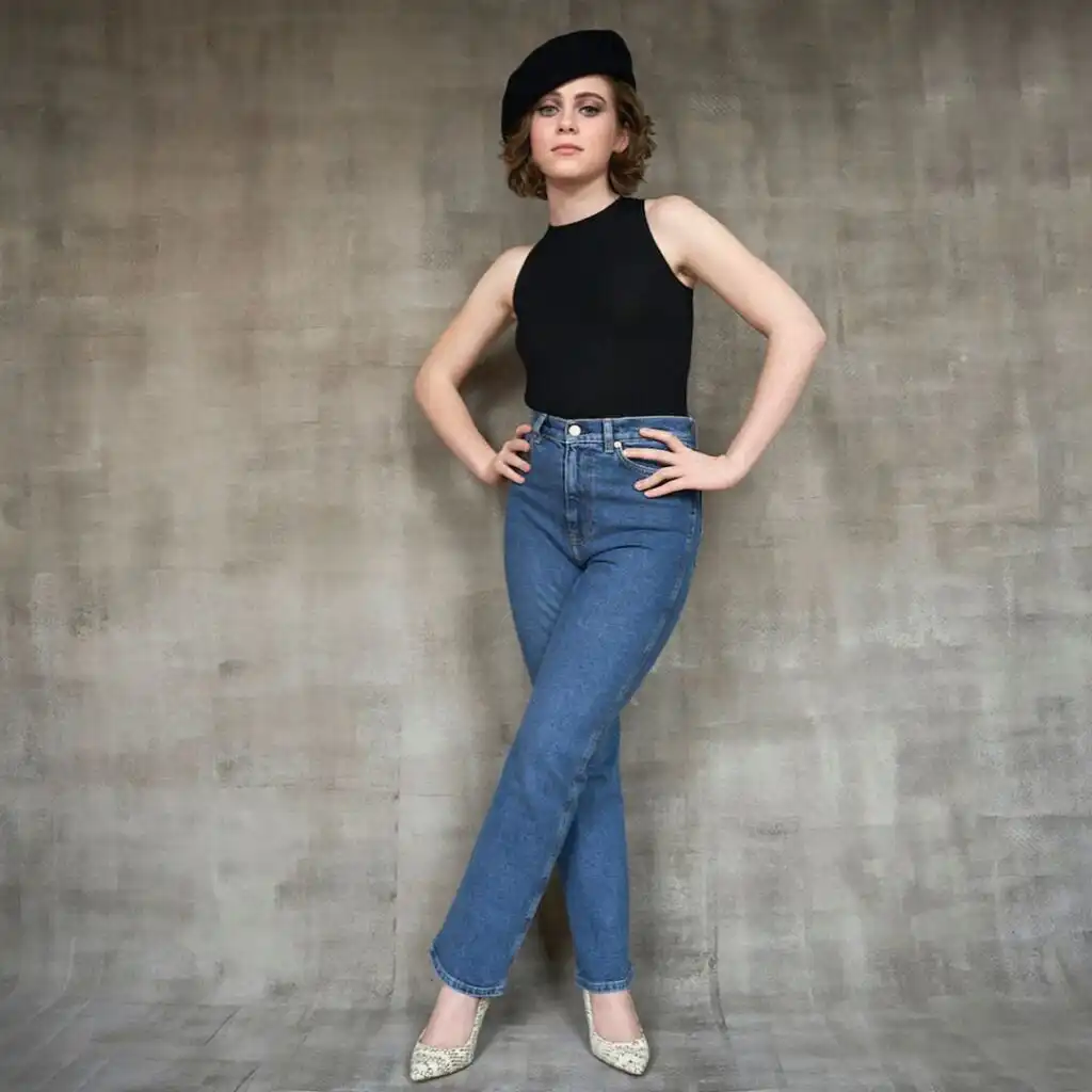 Sophia Lillis Biography, Age, Height, Relationships, Long Hair, Instagram, Movies, TV Shows, Net Worth, and Career