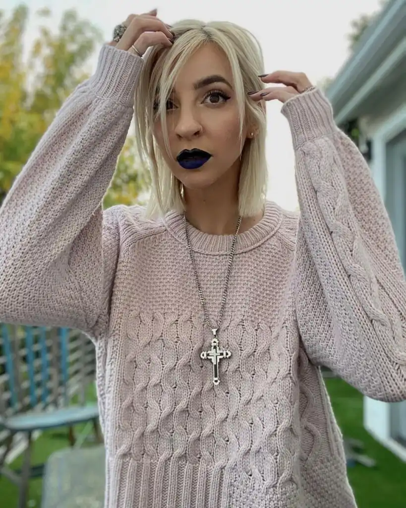 Gabbie Hanna Biography, Age, Songs, Vine, Poetry, YouTube, Movies, TV Shows, Twitter, Instagram, Net Worth, and Career