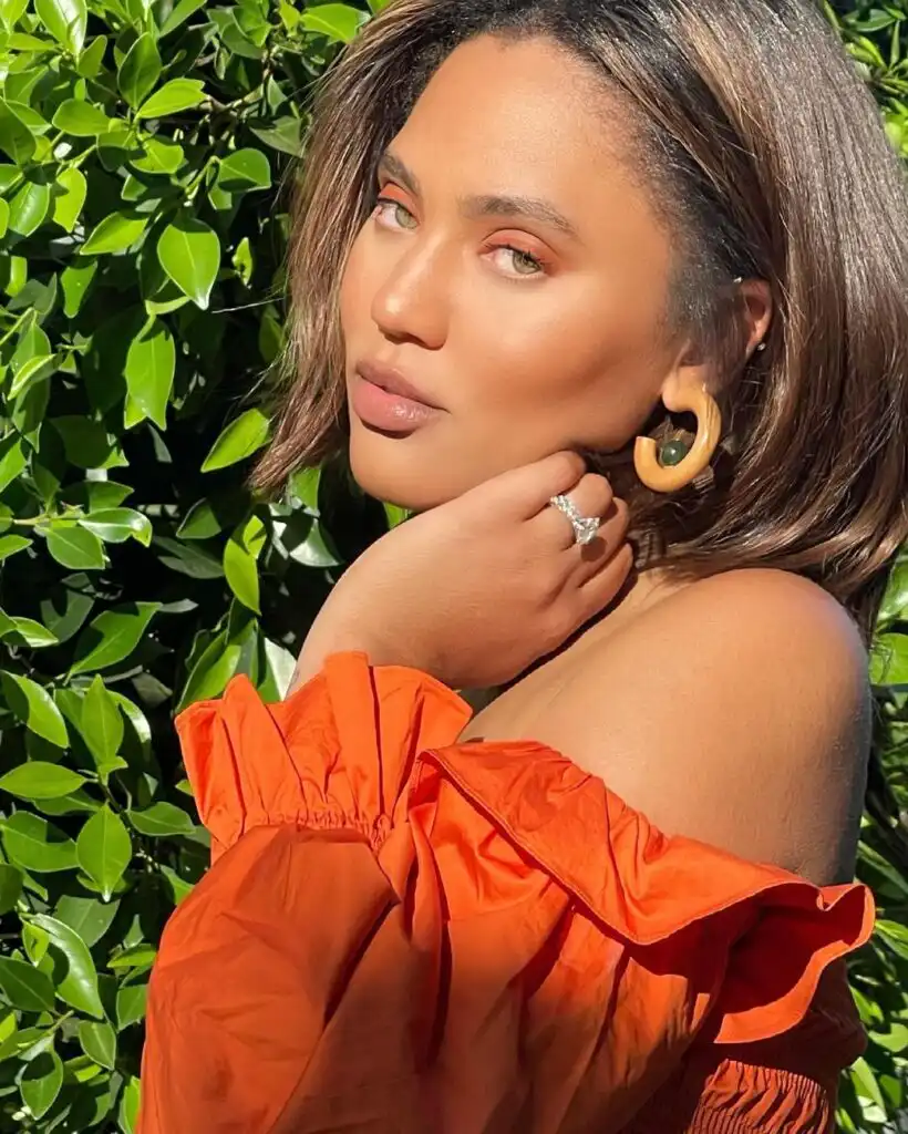 Ayesha Curry Biography, Age, Parents, Husband, Children, Restaurant, Instagram, Weight Loss, Movies, TV Shows, Net Worth, and Career