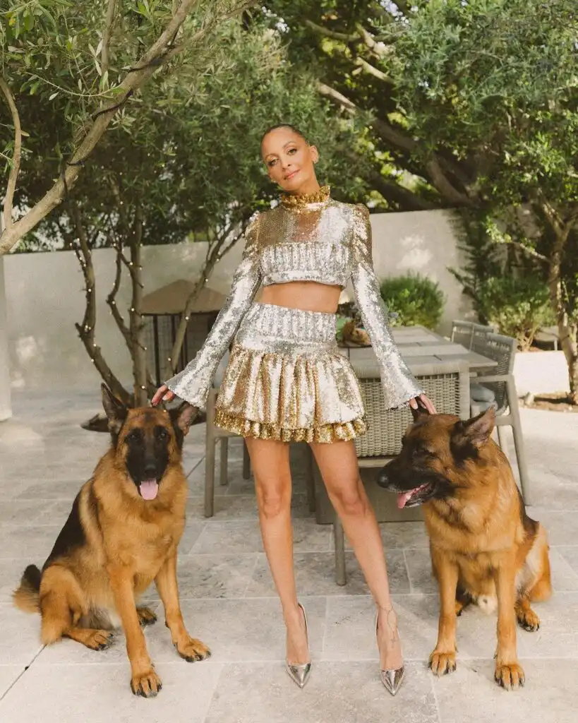 Nicole Richie Biography, Age, Biological Father, Husband, Mom, Children, Parents, Shows, wedding, Net Worth, and Career