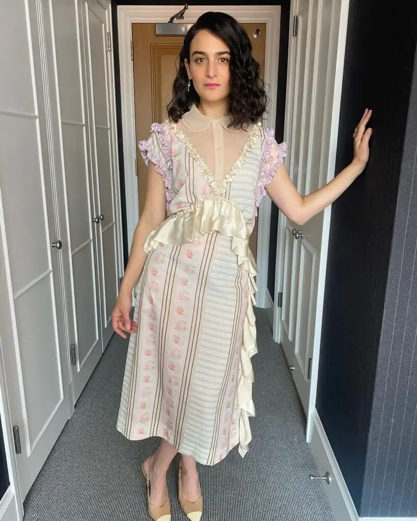 Jenny Slate Biography, Age, Husband, Daughter, Ethnicity,  Movies, TV Shows, Net Worth, and Career