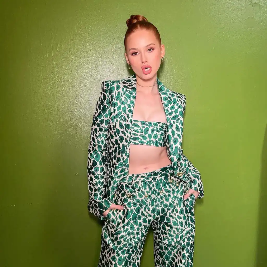 Madelaine Petsch Biography, Age, Boyfriend, Height, Parents, Movies, TV Shows, Net Worth 2 Madelaine Petsch Biography, Age, Boyfriend, Height, Parents, Relationship, Instagram, Movies, TV Shows, Net Worth, and Career